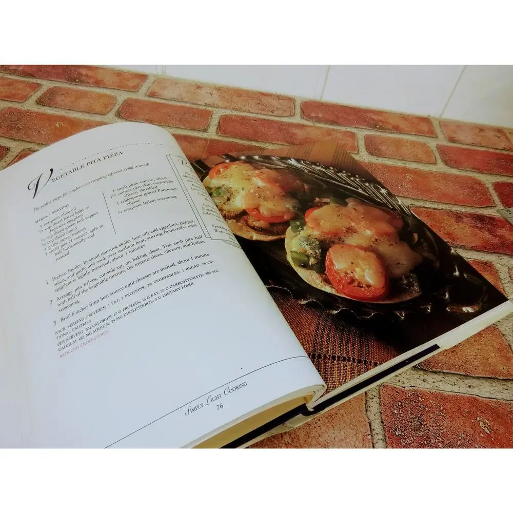 Weight Watchers Simply Light Cooking 250‎ WW Healthy Recipes 1992 HCDJ Cookbook